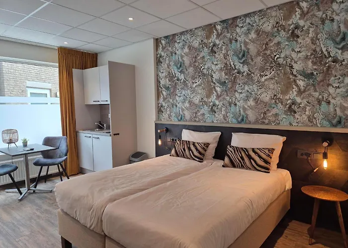 Zeevonk Studio's & *